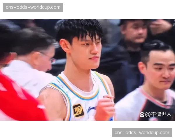曾凡博肩伤未愈仅得2分，赛前坦言止痛药无效引球迷质疑